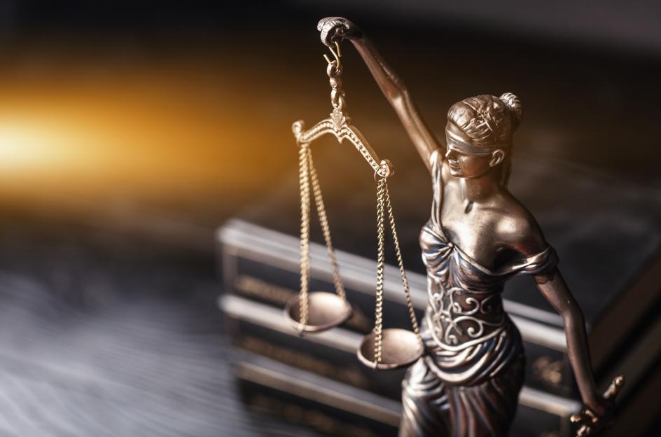 shutterstock_justice_holding_scales